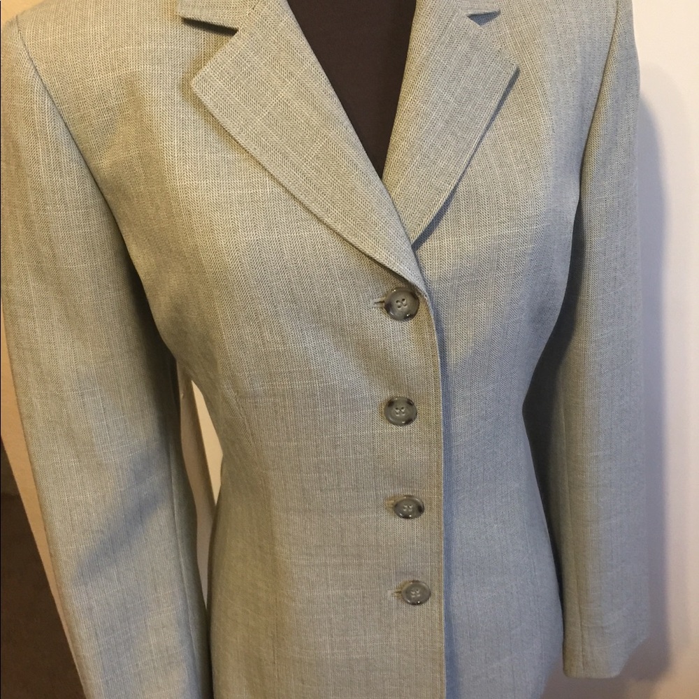 Grey suit - Picture 4 of 8